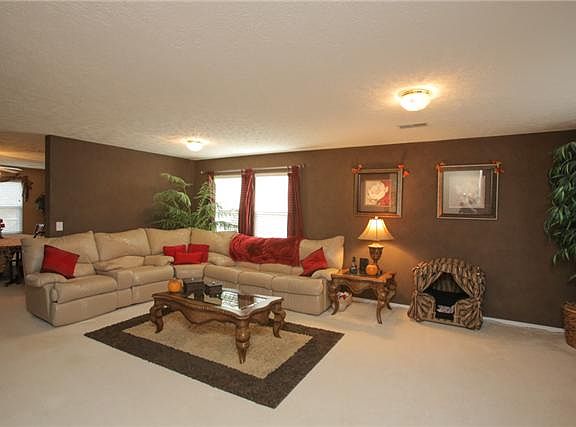 5th image of 2862 Park Knoll Dr