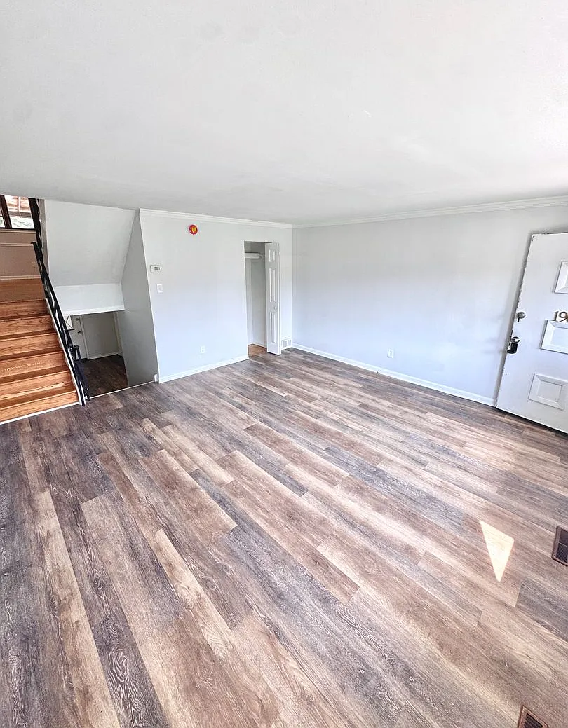 Super Clean Three Bedroom Townhome — Photo 3