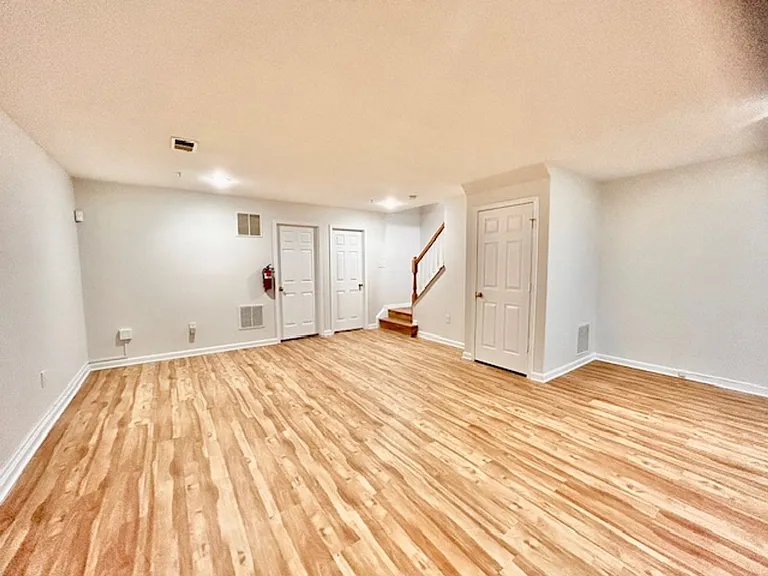 1803 Staley Manor Dr — Photo 44