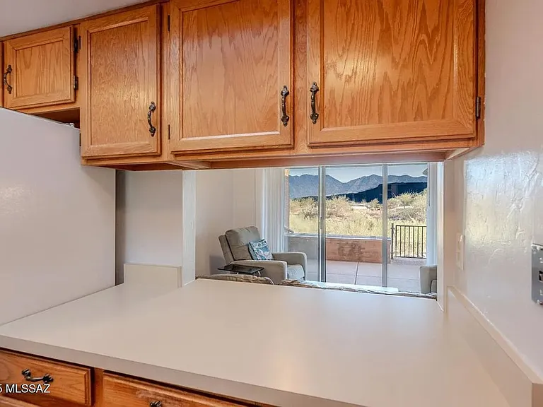 2521 S Calle De Humes — Photo 9