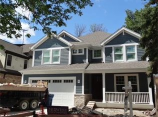 648 S Swain Ave, Elmhurst, IL 60126