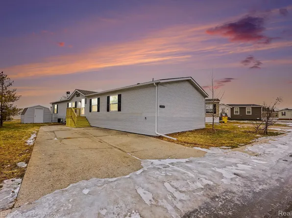 59227 Lewis Ln, New Haven, MI 48048