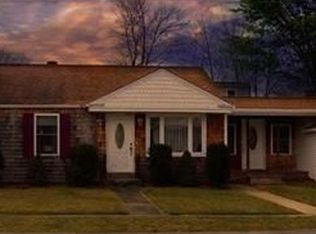 25 Macarthur Dr, Smithfield, RI 02917