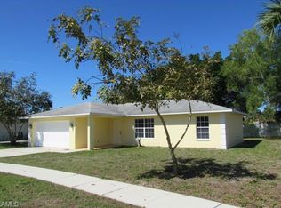 1115 Ridgeway Dr, North Fort Myers, FL 33903