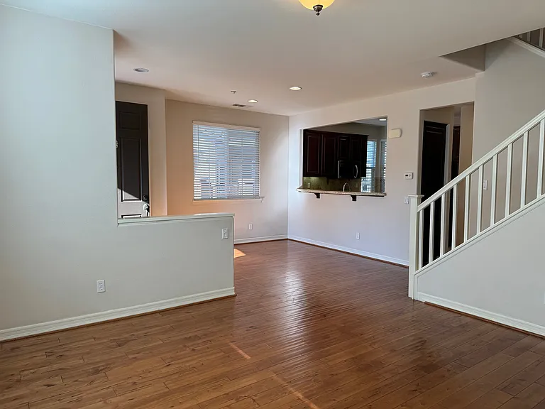 10410 Duxbury Ln #6 — Photo 5