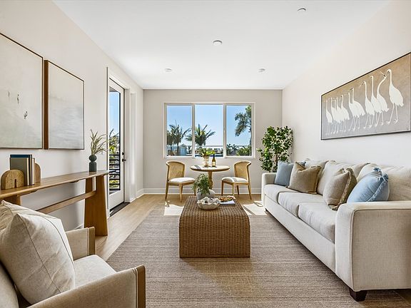 4th image of 401 W Grand Ave #202