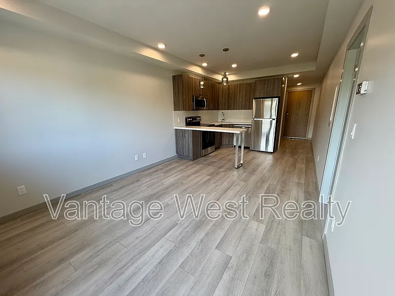 345 Dougall Rd N #325 — Photo 7