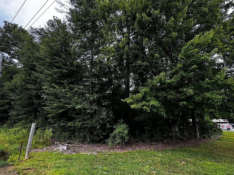 2nd image of 400 West Rd