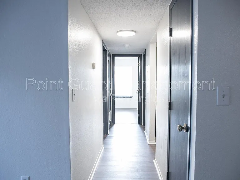 107 W Gold Coast Rd — Photo 22