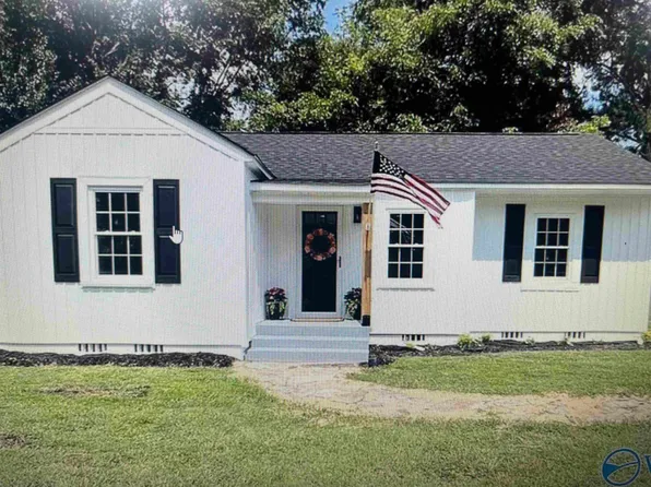308 Stewart St NW, Hartselle, AL 35640