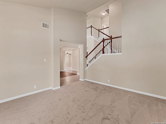 2nd image of 918 Avery Parkway