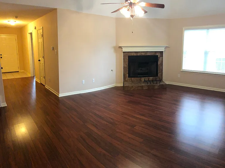 9237 Lakeshore Dr — Photo 4