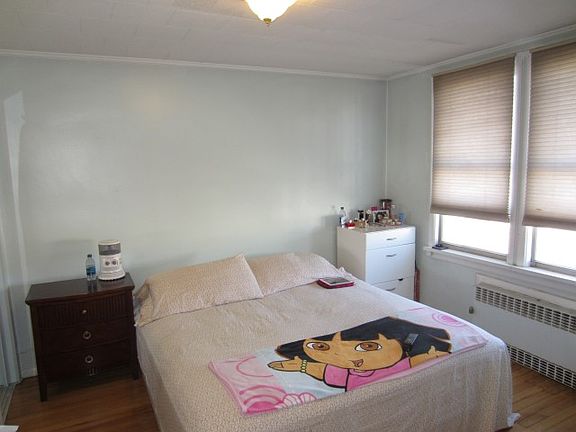 4th image of 6528 77th Pl