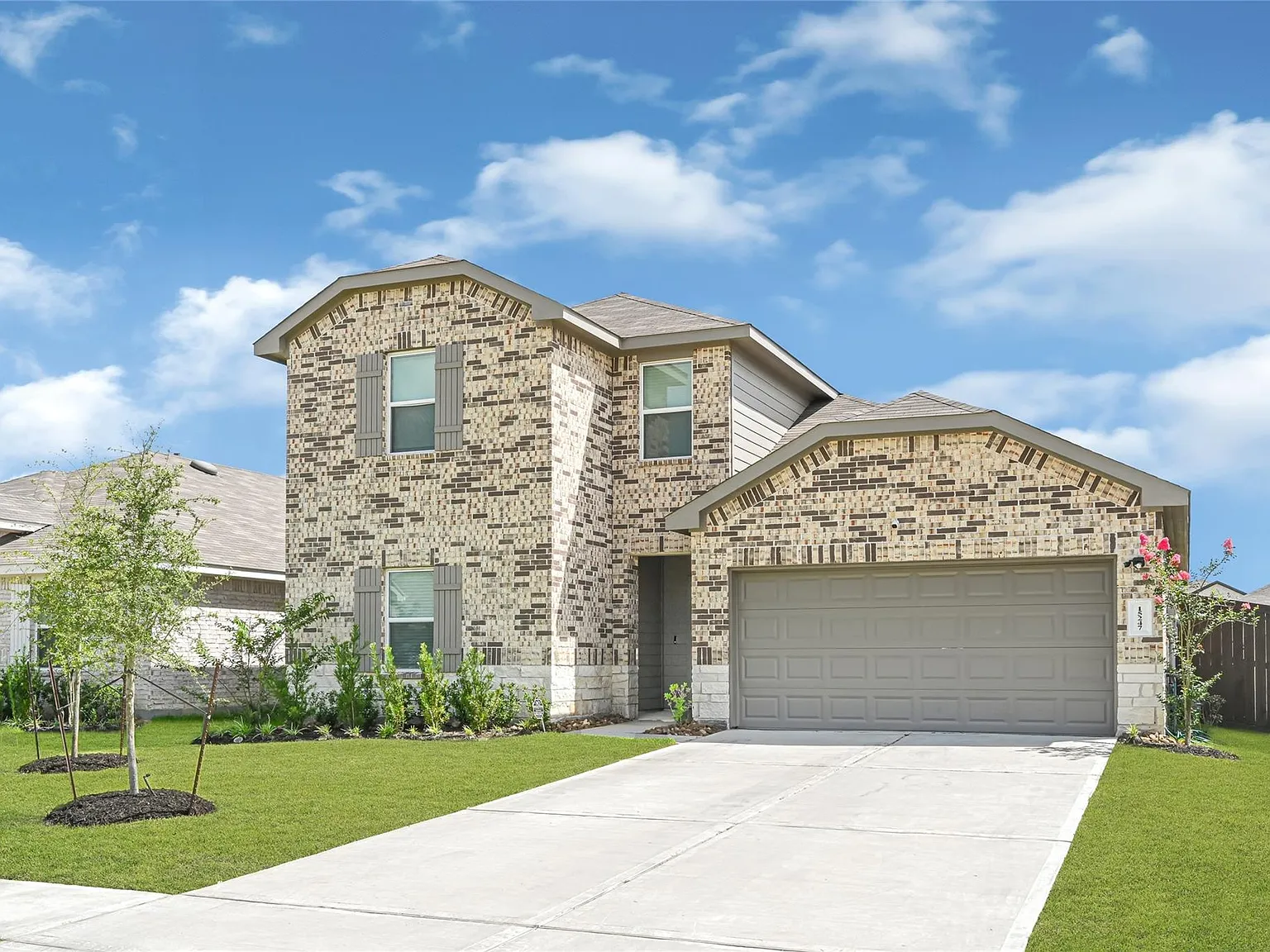 4 bed, 3.0 bath, $2,450 — Photo 2