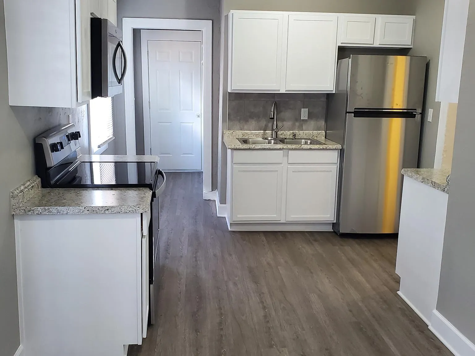 1134 N Ellison Ave — Photo 2