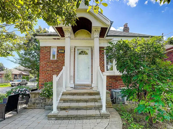 441 Rimilton Ave, Toronto, ON M8W 2G7