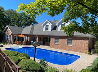 920 Main St, Avoca, PA 18641