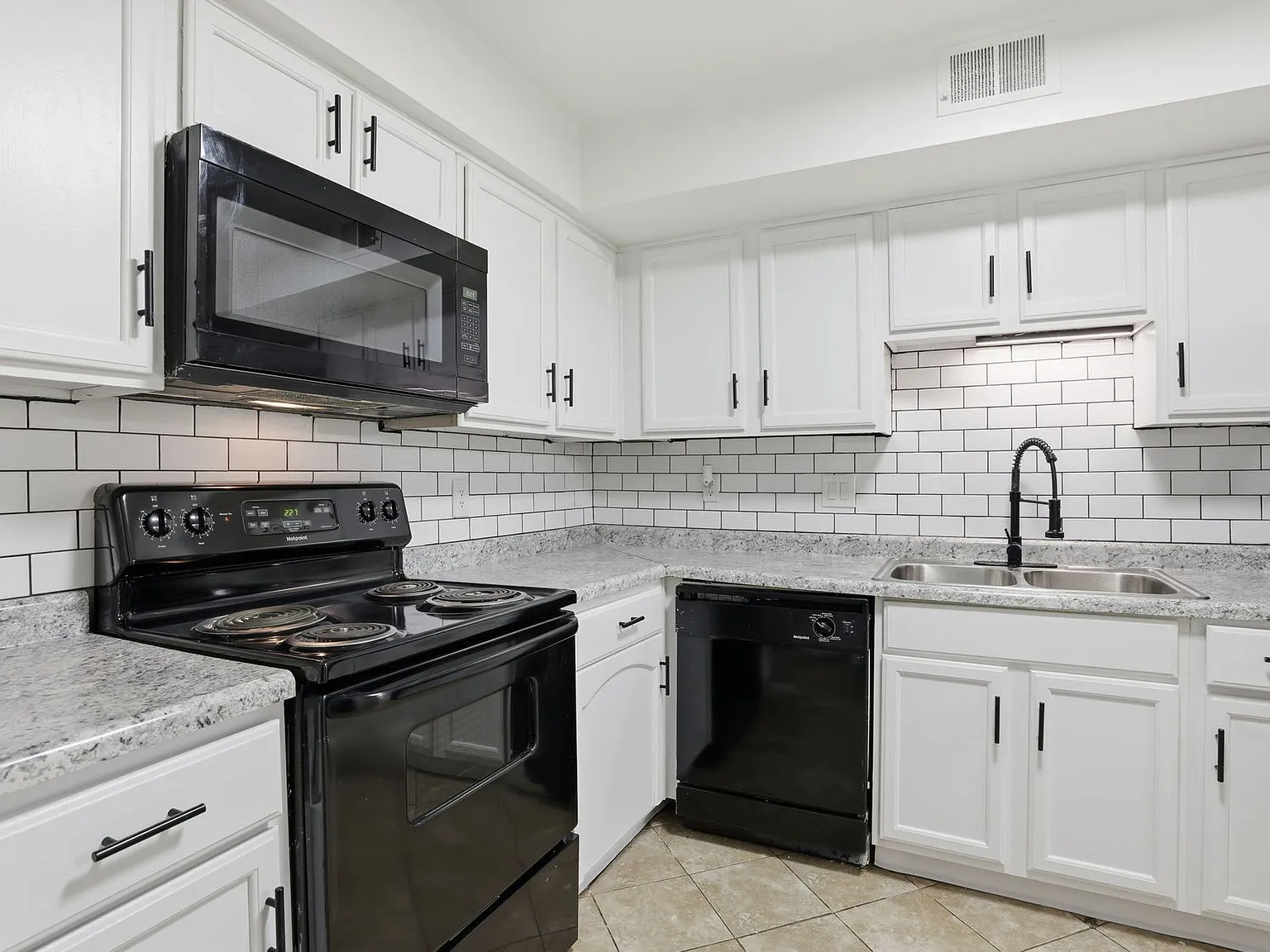 The Lenox Apartment Homes — Photo 3