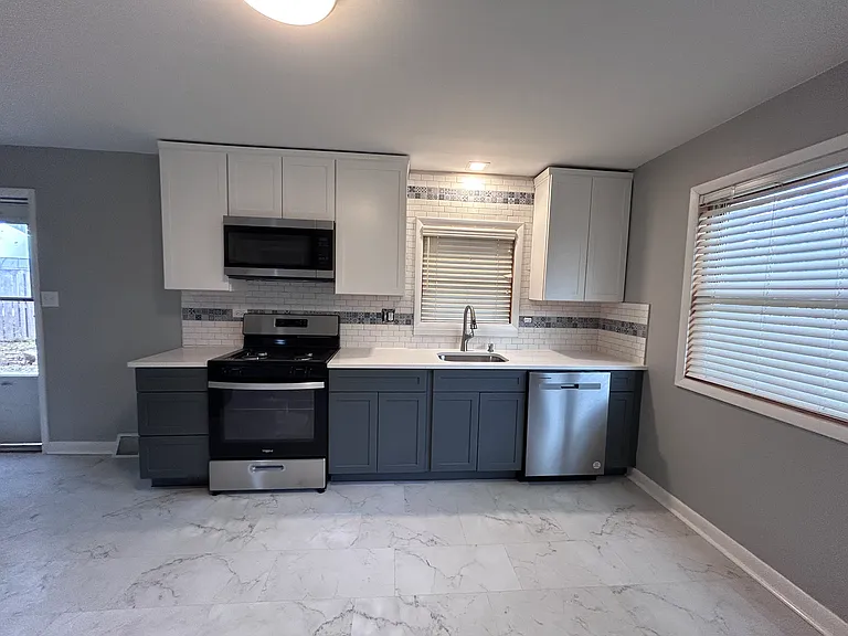 15 Norton Ave — Photo 18