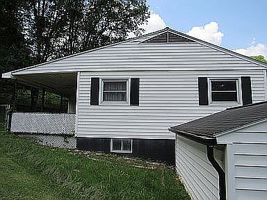 5th image of 811 Park Ave NE