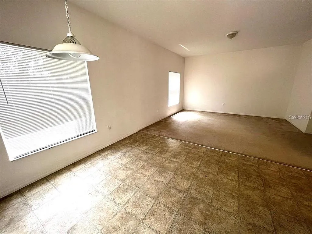 3 bed, 2.0 bath, 2358 sqft, $1,900 — Photo 2