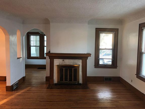 2nd image of 423 Orange St