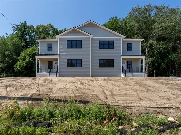 27 Rollins St #B, Groveland, MA 01834