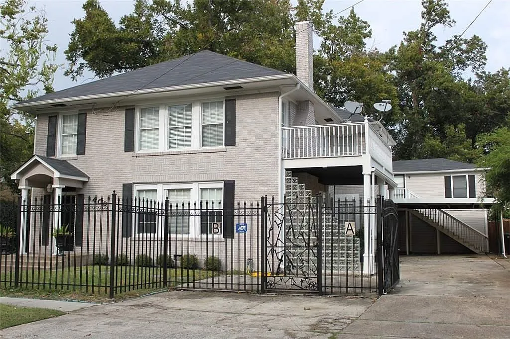 3 bed, 2.0 bath, 1494 sqft, $2,300 — Photo 1