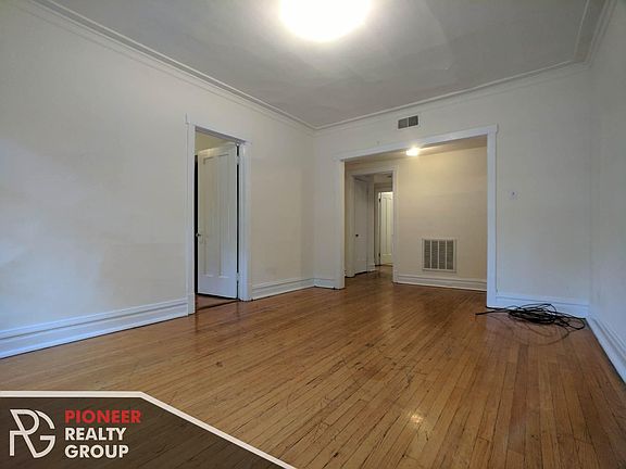 5th image of 2518 N Kedzie Blvd APT 1E