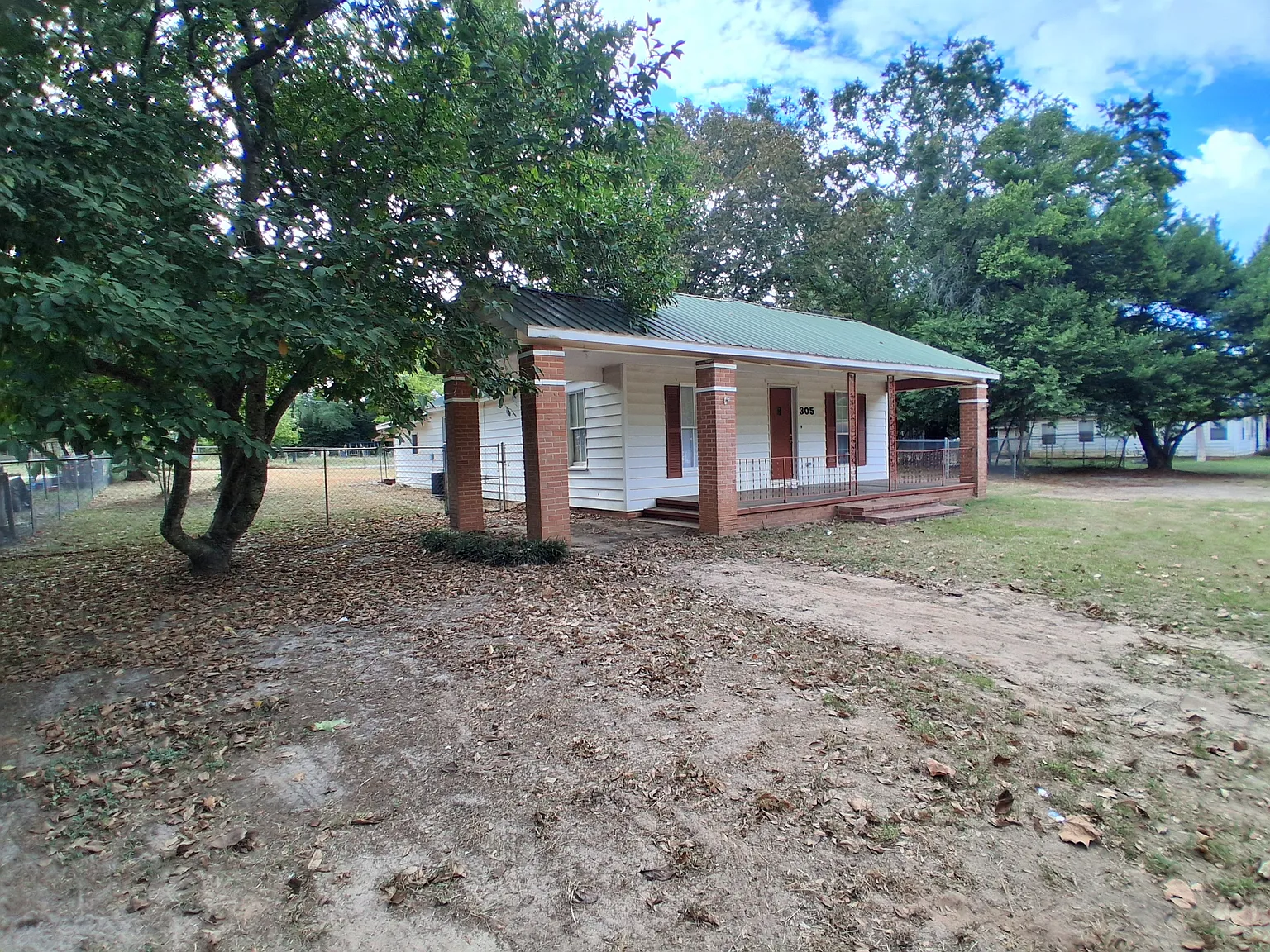 3 bed, 1387 sqft, $1,350 — Photo 2