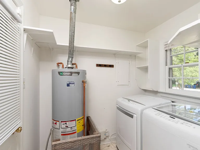 4329 Deertrail Dr N — Photo 13