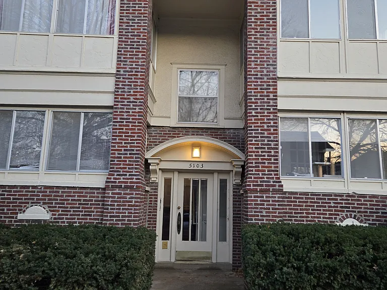 5103 Wyandotte St #1N — Photo 1