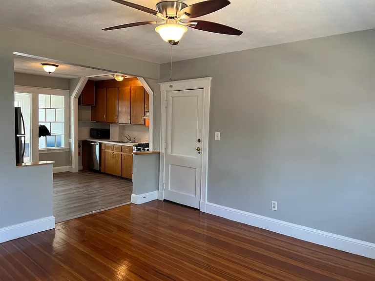 235 Washington Ave #3 — Photo 2