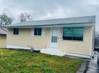 225 Dundee Cir, Saint Louis, MO 63137