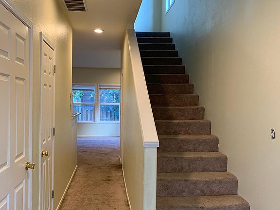 2nd image of 3162 NE 13th Pl #3162