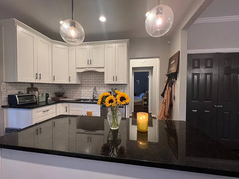 1524 Melrose Dr SW — Photo 10