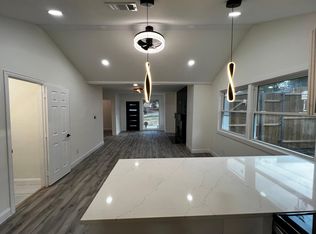 2859 W Brooklyn Ave, Dallas, TX 75211