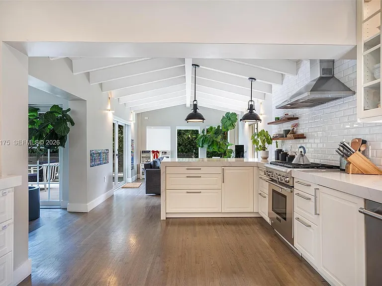 510 Bargello Ave — Photo 10