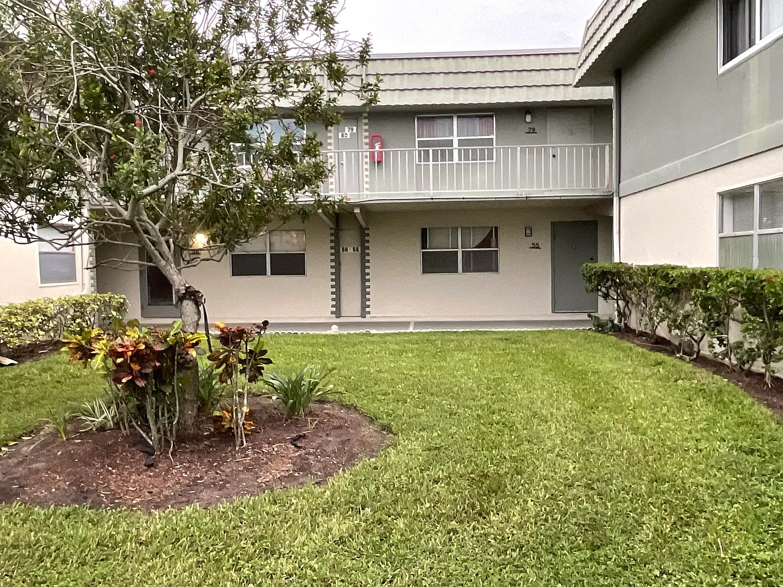 1 bed, 1.5 bath, 720 sqft, $1,350 — Photo 2