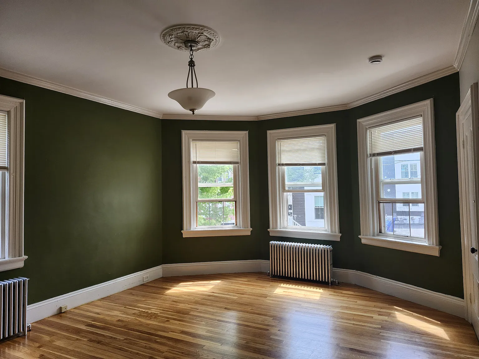 2 bed, 1180 sqft, $2,000 — Photo 2