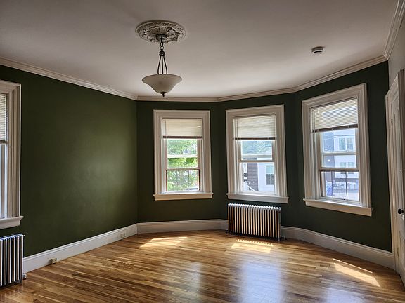 2nd image of 14 Amy St Floor 2