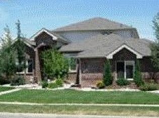 1910 Emerald Dr, Longmont, CO 80503