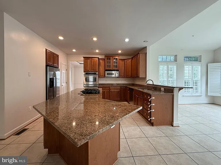 4415 Medallion Dr — Photo 13