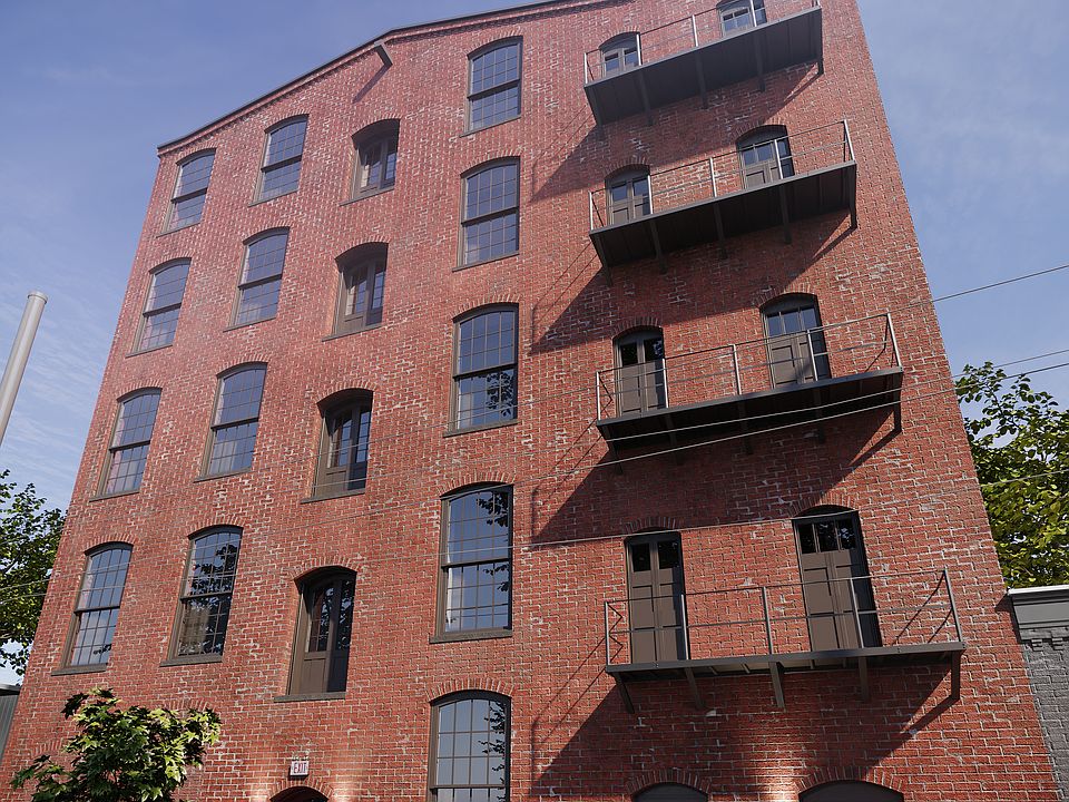 3475 Collins St Front Entry