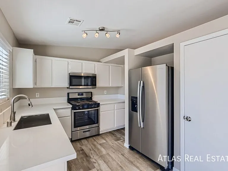 3105 Meadow Flower Ave — Photo 5