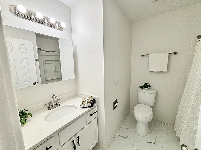 Sundale Townhomes — Photo 56