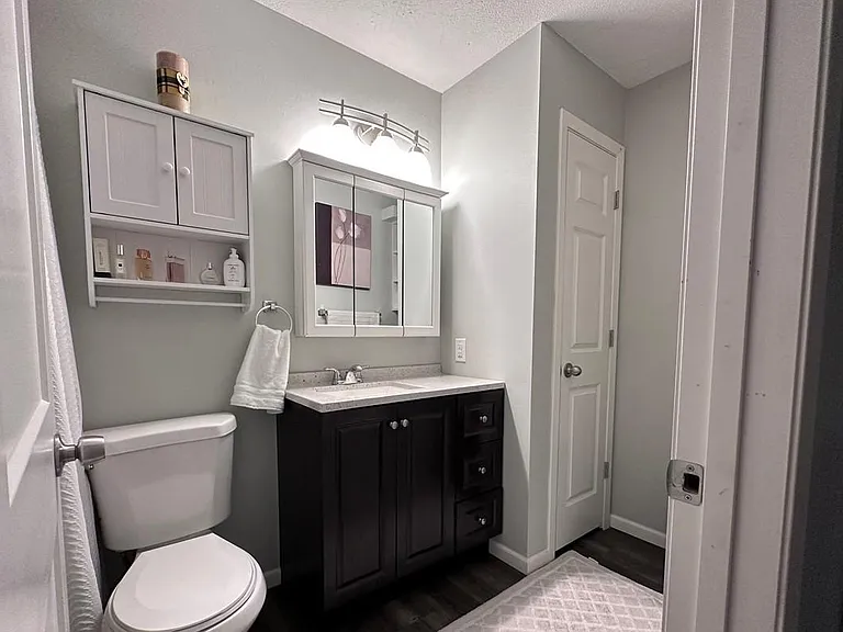 Bath with extra closet/storage