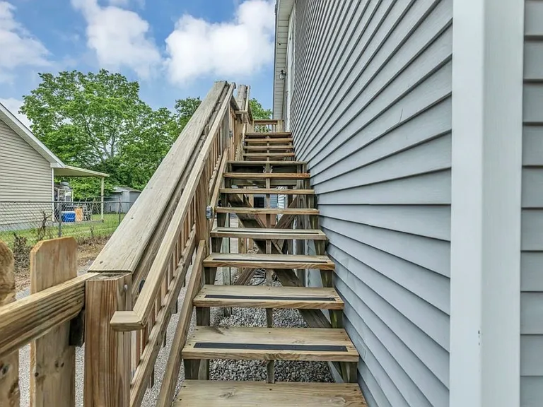 519 Snyder Ave #B — Photo 2