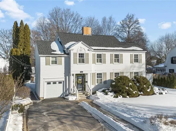 121 Winslow St, Fredericton, NB E3B 1Z8