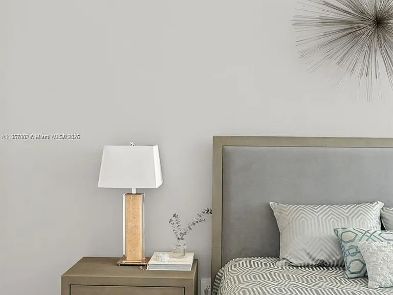 16001 Collins Ave #907 — Photo 4